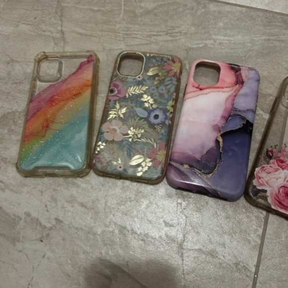 6 IPHONE 11 CASES - Picture 3 of 3